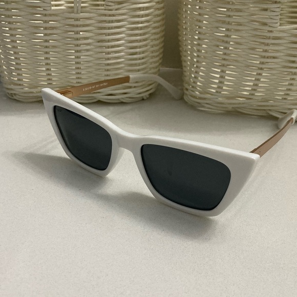 WearMe Pro (WMP) White and Gold Cat Eye Sunglasses - Picture 1 of 13